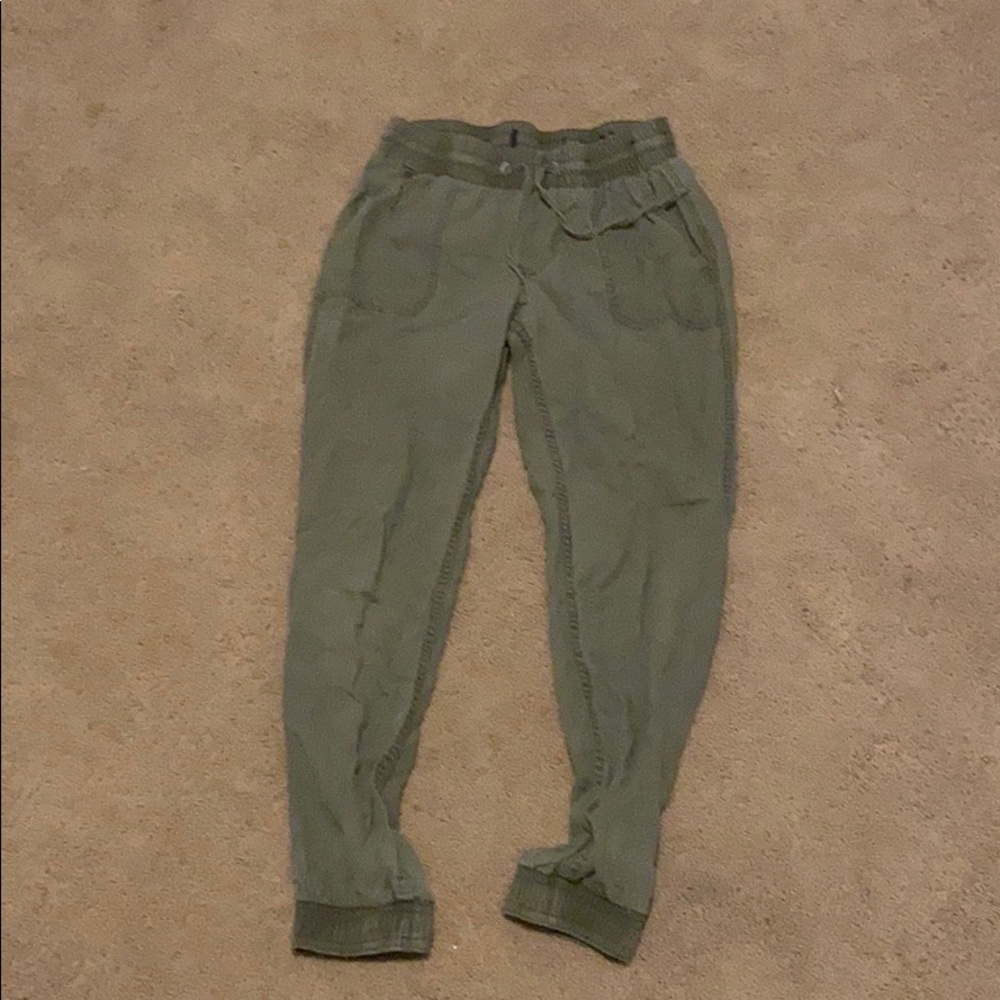 hollister green joggers